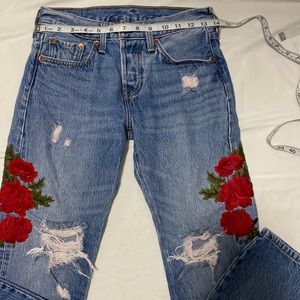 Levi Roses embroidered Denim pant W24 L26